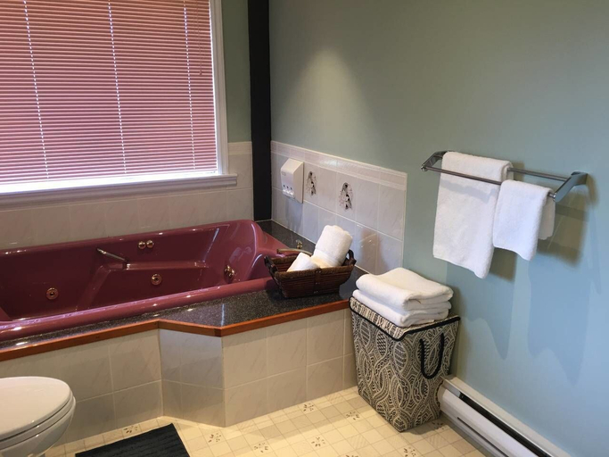 Bathroom 3, A - Large Coastal Retreat, Sunshine Coast
