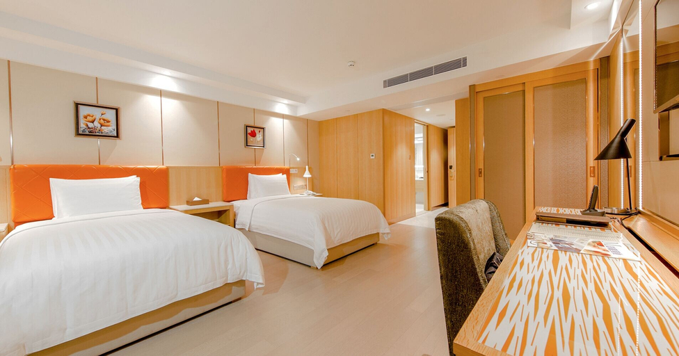 Bedroom 5, Royal Dragon Hotel, Macao