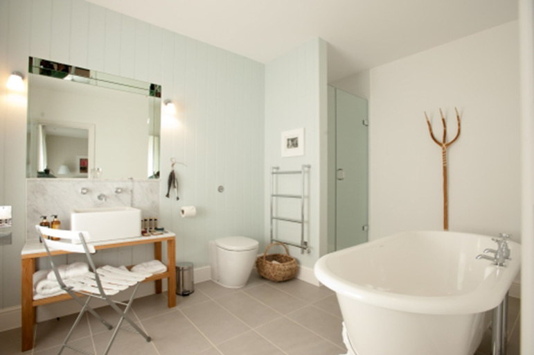 Bathroom 4, The Crown hotel, Suffolk
