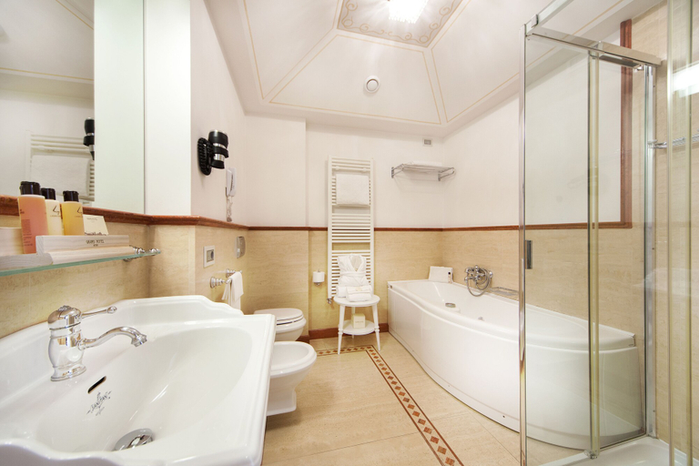 Bathroom 5, Grand Hotel Rimini, Rimini