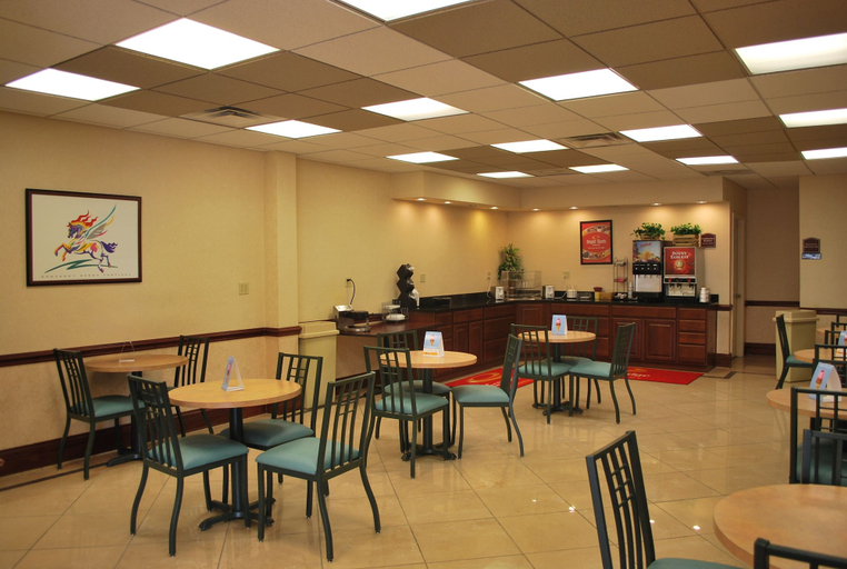 Food & Drinks 5, Econo Lodge Louisville Downtown, Jefferson