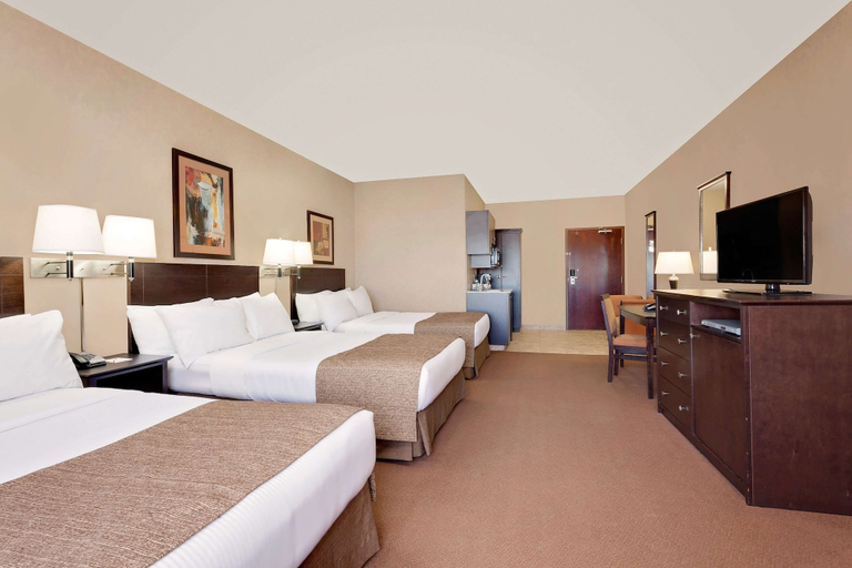 Bedroom 3, Ramada by Wyndham Stettler, Division No. 7
