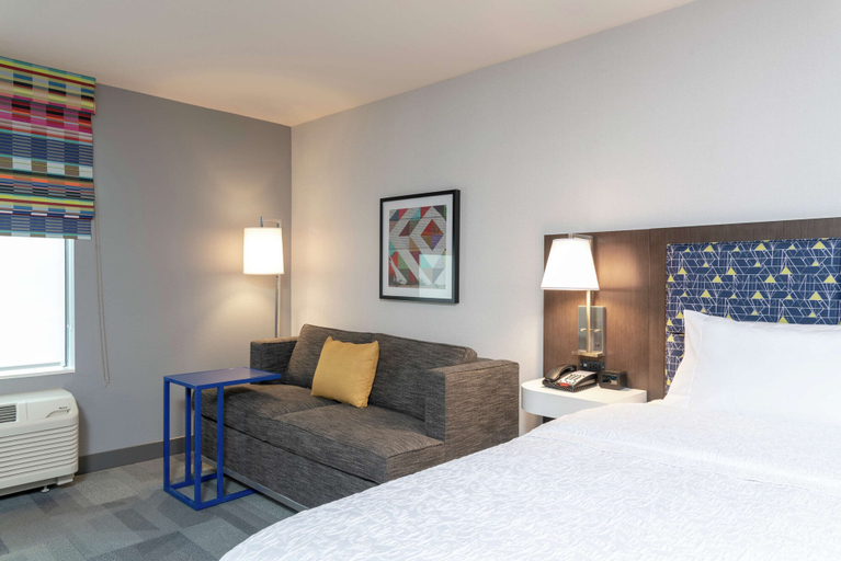 Bedroom 3, Hampton Inn & Suites Xenia Dayton, Greene