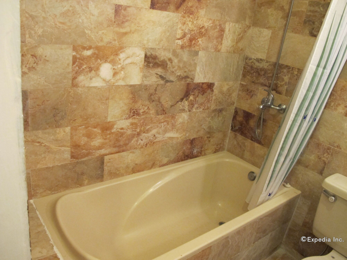 Bathroom 5, Blue Crystal Beach Resort, Puerto Galera