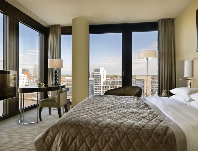 Bedroom 5, Hyatt Regency Düsseldorf, Düsseldorf