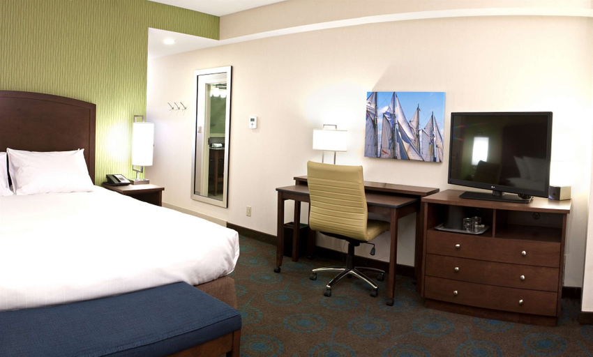 Bedroom 3, Hampton Inn by Hilton Halifax Downtown, Halifax