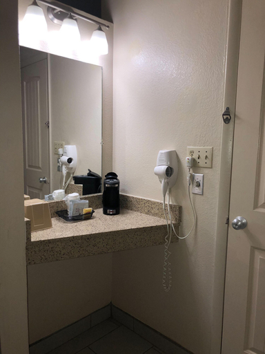 Bathroom 4, Days Inn by Wyndham Roswell, Chaves