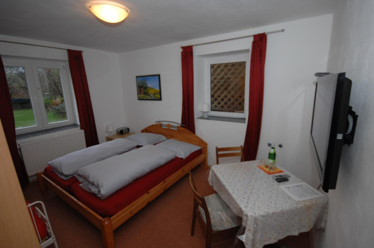 Bedroom 4, Airportgästehaus Bremen, Bremen