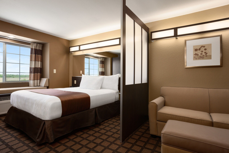 Bedroom 3, Microtel Inn & Suites by Wyndham Kenedy/Karnes City, Karnes