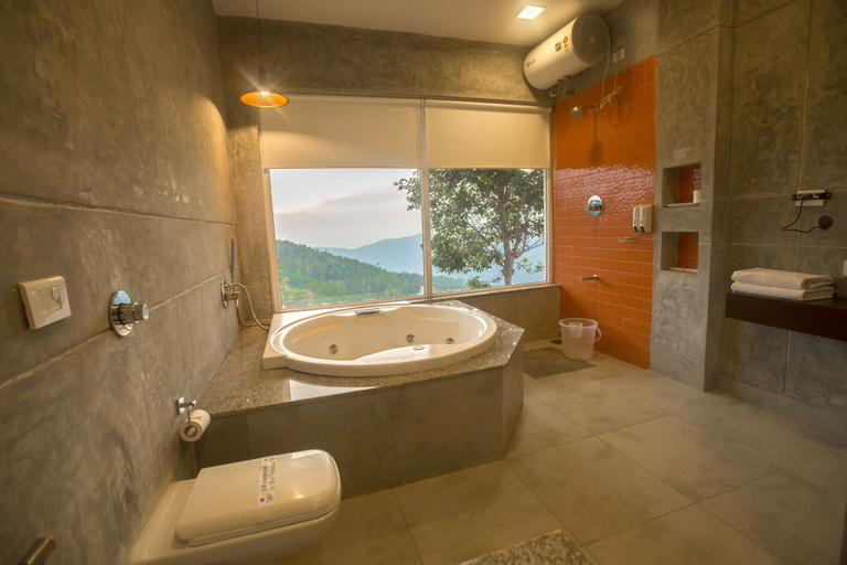 Bathroom 4, Grand Palace Hotel & Spa, Salem