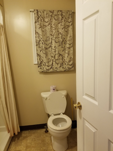 Bathroom 3, Silver Maple Motel, Haliburton