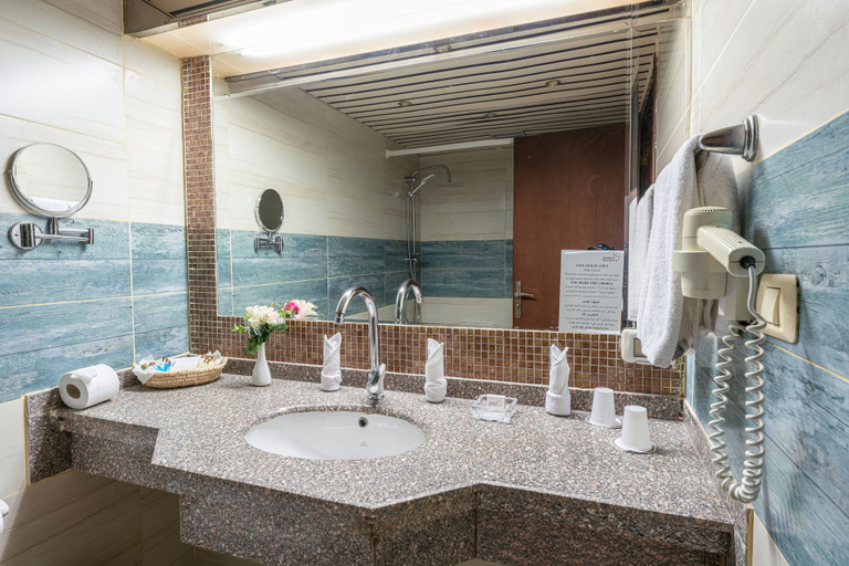 Bathroom 3, Aracan Hotel, Ash-Sharq
