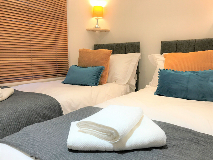 Bedroom 2, Seaside House With Parking, West Sussex