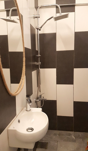 Bathroom 3, AlaDeniz Hotel, Büyükçekmece