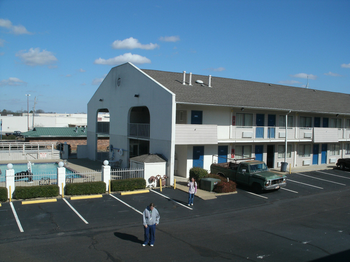 Exterior & Views 2, Motel 6 Millington, TN, Shelby