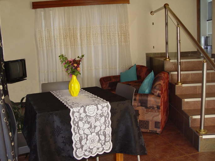 Others 5, Esther's Lodge, Lobamba Lomdzala