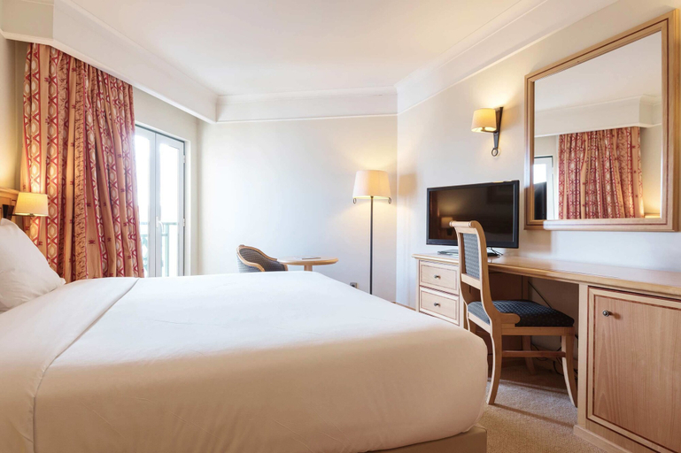 Bedroom 3, Hotel Real Palacio, Lisbon