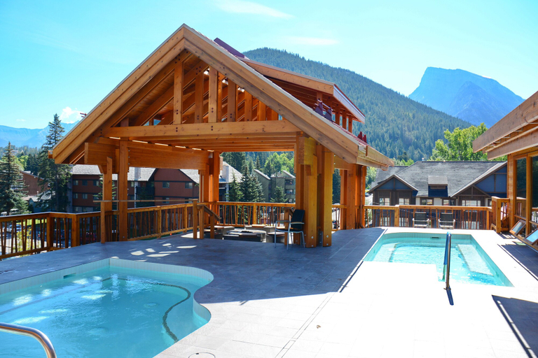Sport & Beauty 2, Moose Hotel And Suites, Division No. 15