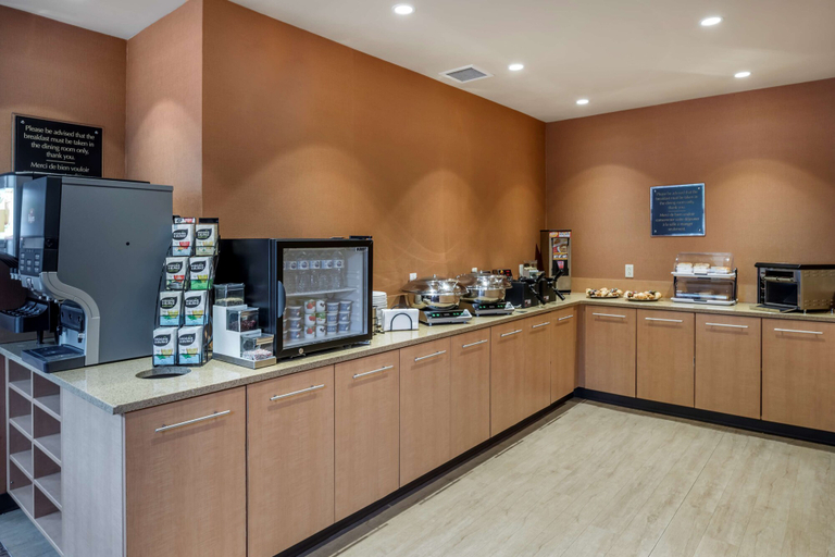Food & Drinks 5, Best Western Plus Bathurst Hotel & Suites, Gloucester