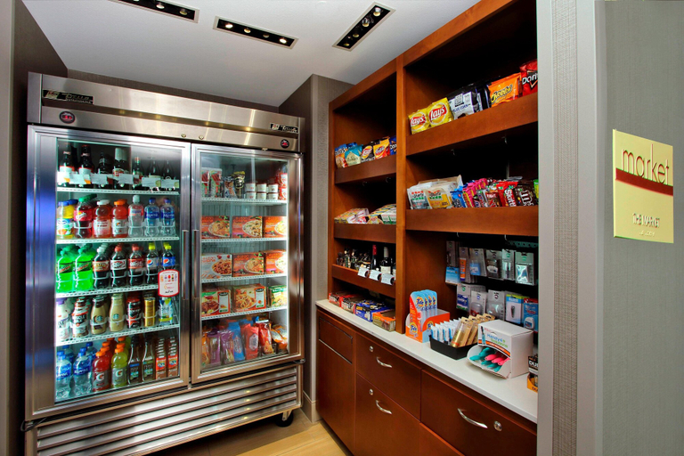 Food & Drinks 5, SpringHill Suites by Marriott Madera, Madera