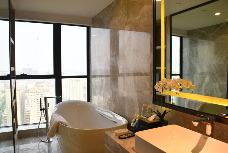 Bathroom 5, Wyndham Grand Maoming, Maoming