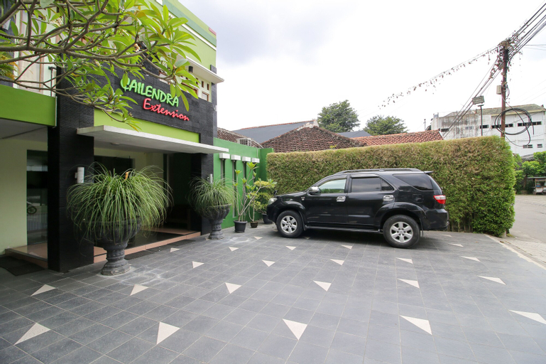Exterior & Views 30
