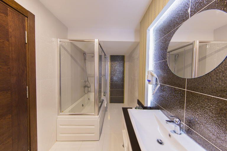 Bathroom, IQ Belek Resort, Serik