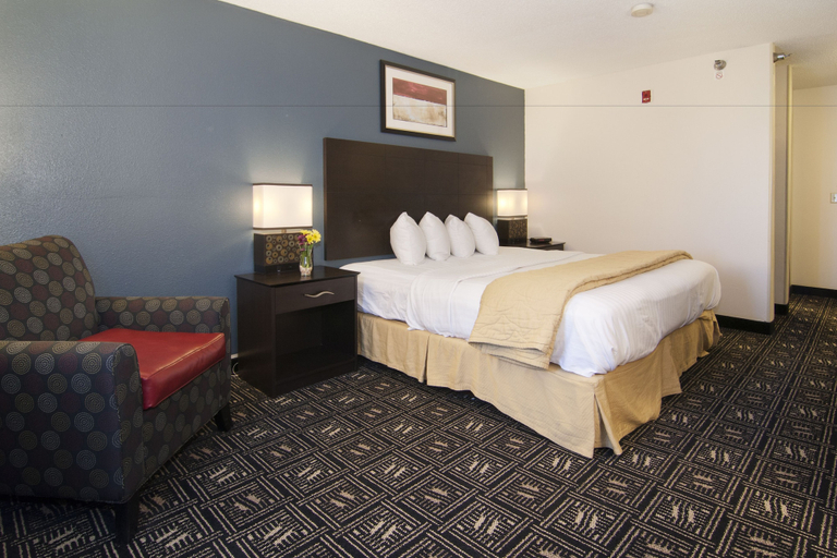Bedroom 3, Quality Inn Brooklyn Center, Hennepin