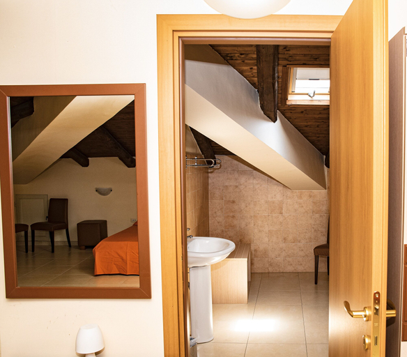 Bathroom 5, Hotel Milomax, Catania