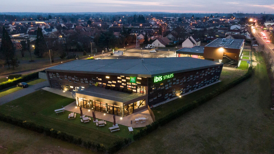 Exterior & Views 2, ibis Styles Le Mans Sud Mulsanne, Sarthe