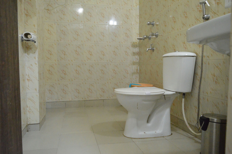 Bathroom 4, Golden Dolma, Darjiling