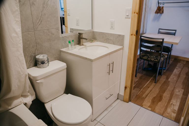 Bathroom 3, Golden Village Lodge, Columbia-Shuswap