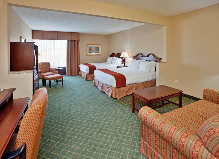 Bedroom 4, Holiday Inn Express & Suites CAPE GIRARDEAU I-55 by IHG, Cape Girardeau