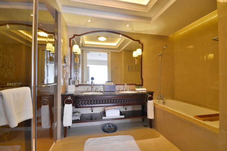 Bathroom 5, Urban Island Hotel Shanghai, Shanghai