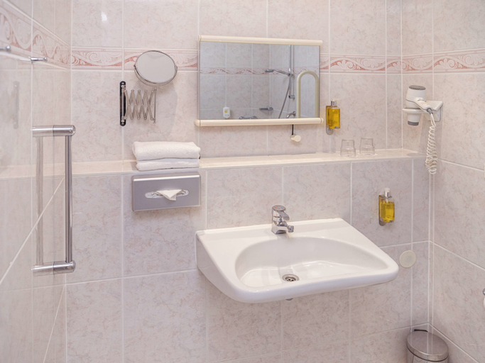 Bathroom 5, Hotel Am Schloss Koepenick Berlin by Golden Tulip, Berlin