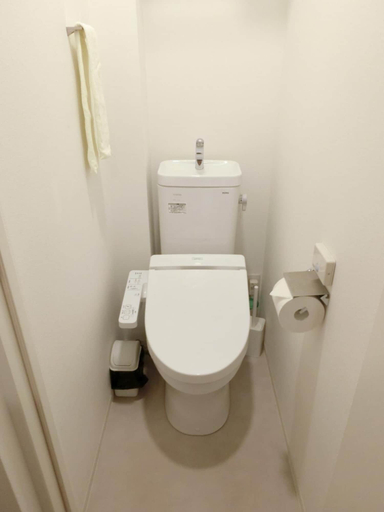 Bathroom 3, Plage yuigahama, Kamakura