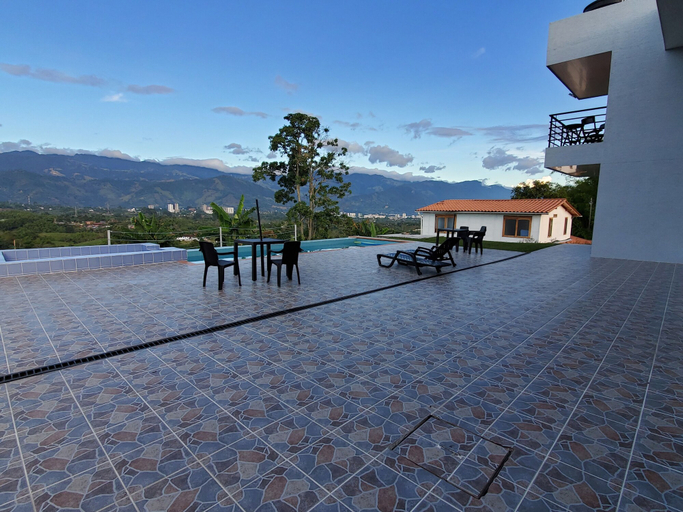 Others 5, Villa Alejos, Circasia
