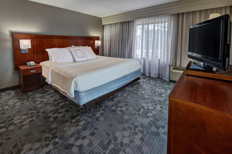 Bedroom 5, Courtyard by Marriott Troy, Pike