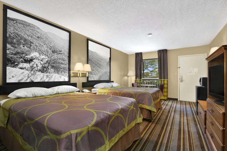 Bedroom 3, Super 8 by Wyndham Oxford, Calhoun