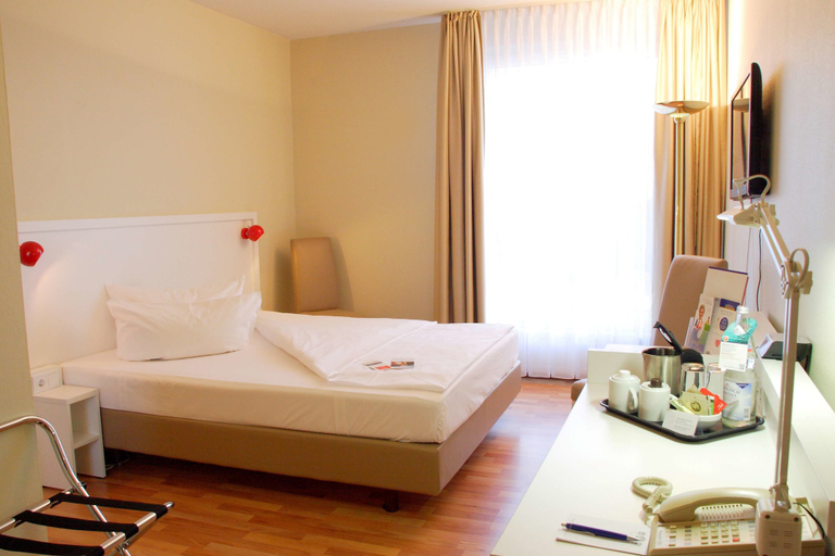Bedroom 2, Hotel Am Schloss Koepenick Berlin by Golden Tulip, Berlin