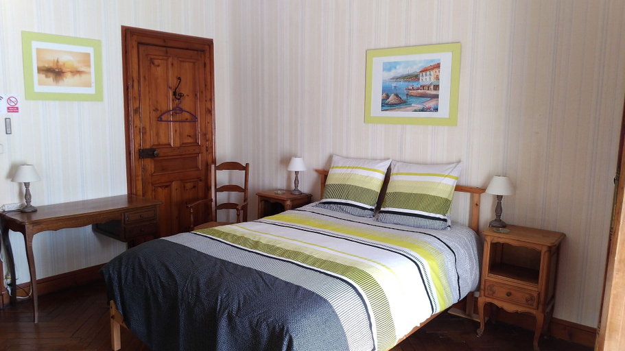 Bedroom 4, Chambres d'Hôtes Les Clefs du Bonheur, Mayenne