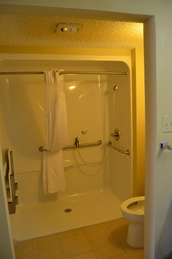 Bathroom 4, Plaza Inn Big Spring, Howard