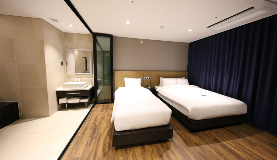 Bedroom 3, Sea Cruise Hotel, Sokcho