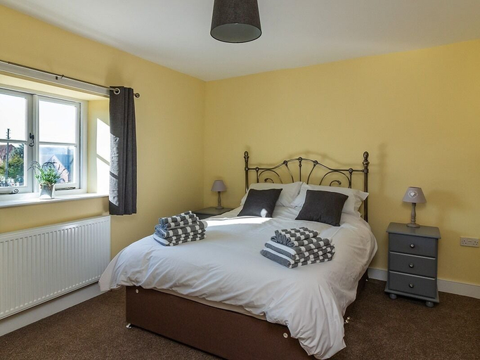 Bedroom 2, 700 Westport, Somerset