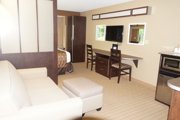 Others 5, Microtel Inn & Suites by Wyndham Cambridge, Guernsey