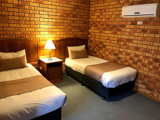Bedroom 3, Victoriana Motor Inn, Ballarat - Central