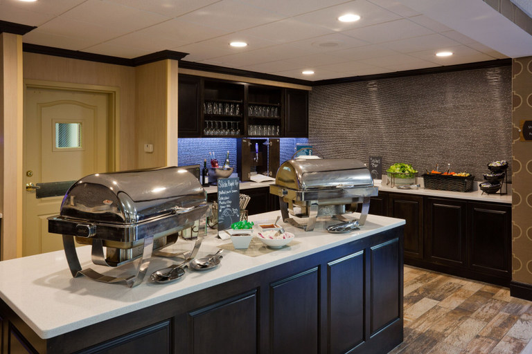 Food & Drinks 5, Homewood Suites by Hilton St. Cloud, Stearns