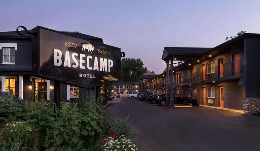 Basecamp Boulder, Boulder