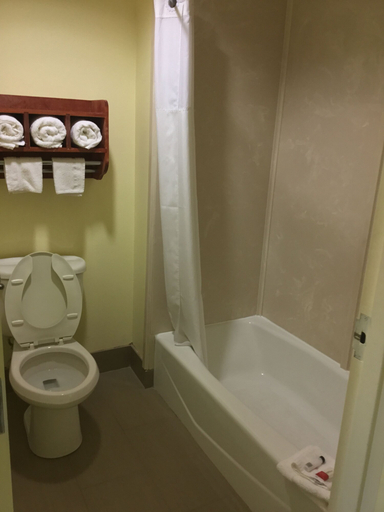 Bathroom 3, Super 8 by Wyndham Fairfield Tx, Freestone