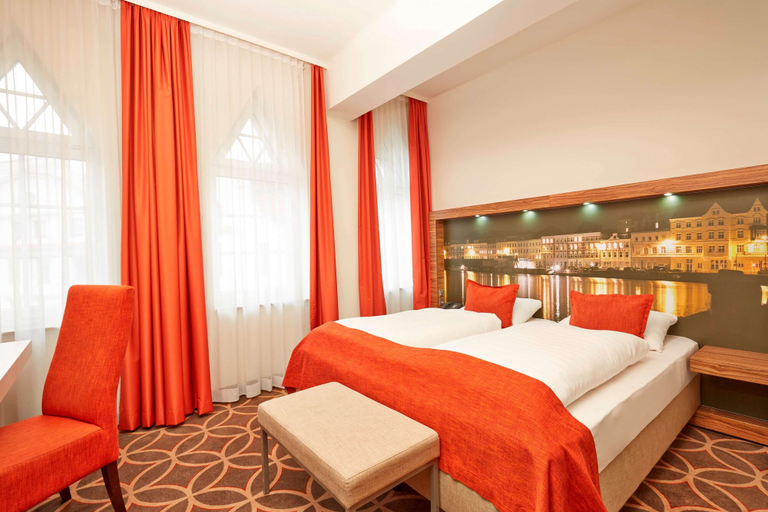 Bedroom 2, H+ Hotel Lübeck, Lübeck